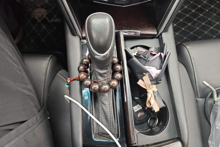 Used Cadillac XTS 2018 28T Tech Edition Gear Lever