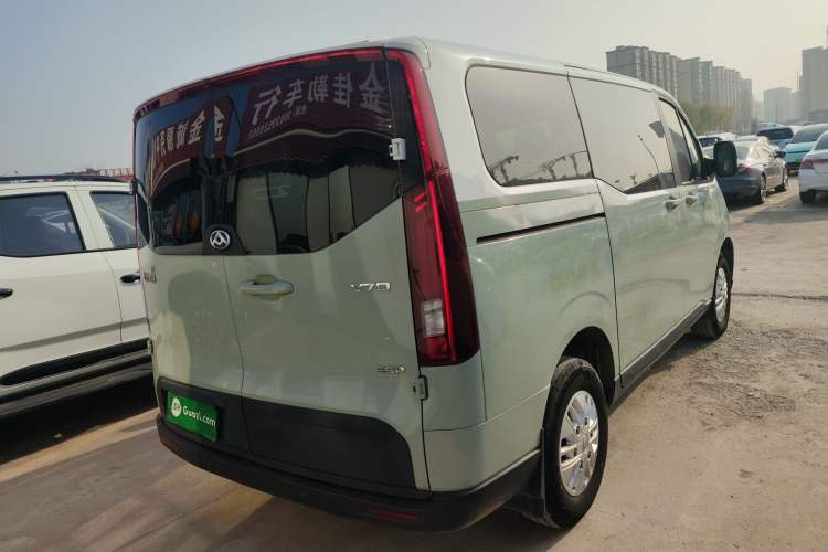 Used SAIC MAXUS Xintu V70 2023 2.0T Elite Edition Manual Transmission Short Wheelbase Low Roof 5/6 Seats (125 hp) Rear Right 45 Deg