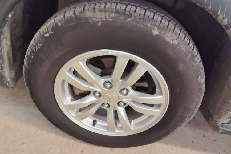 Used Mitsubishi Outlander (Import) 2014 2.0L Two-Wheel Drive Sport Value Edition 5 Seats
