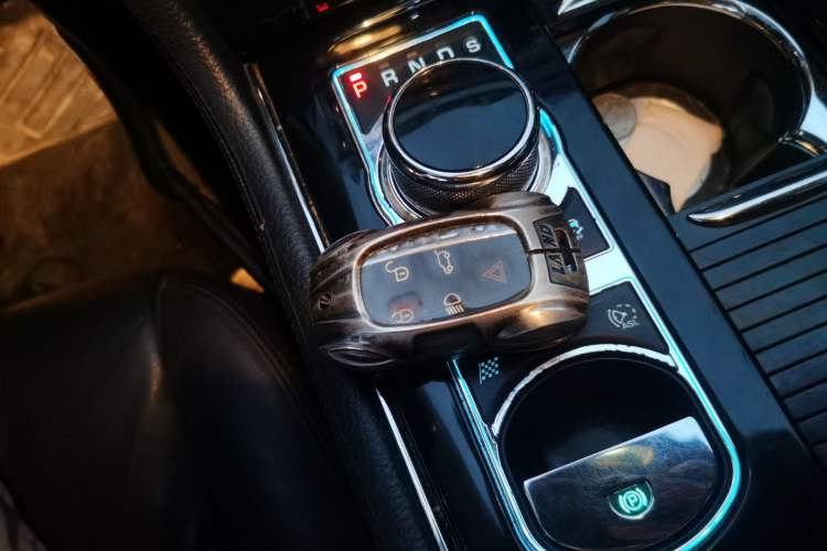 Used Jaguar XJ 2014 XJL 2.0T Two-Wheel-Drive Elegant Business Edition