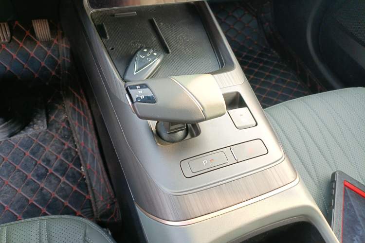 Used CHANGAN Eado DD 2023 Blue Whale NE 1.5T GDI DCT Flagship Model Gear Lever