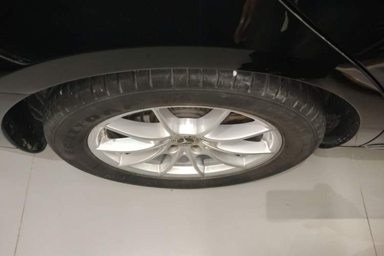 Used Mercedes-Benz S-Class 2021 S 400 L Business Model Right Rear Wheel Hub