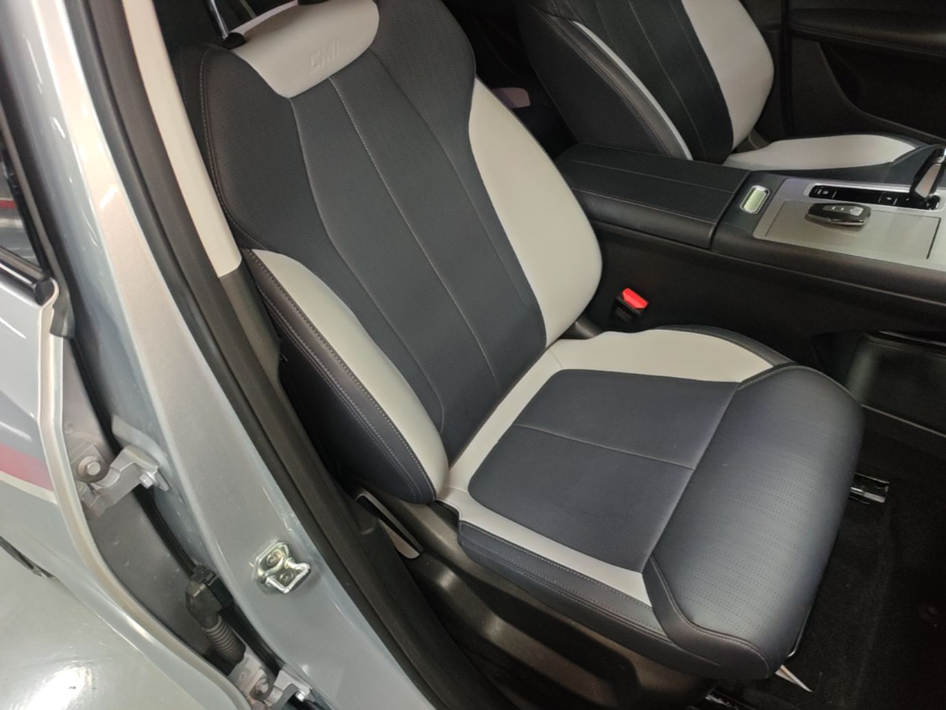 Geely Auto FX11 2024 1.5TD DCT Dragon Edition — снимка 19