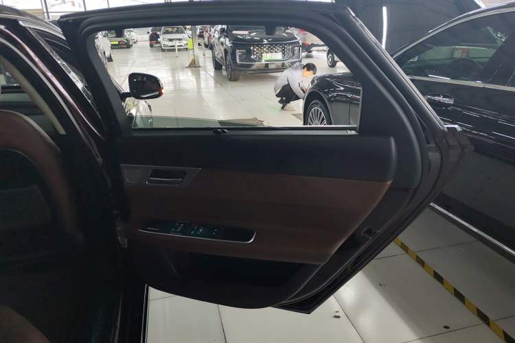 Used Jaguar XFL 2018 XFL 2.0T 250 PS Luxury Edition