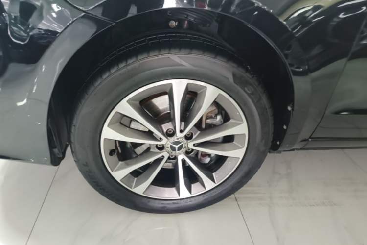 Used Mercedes-Benz V-Class 2020 V 260 Avantgarde Edition
