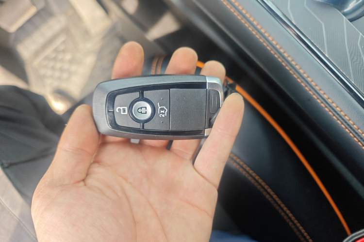 Used Ford Explorer 2024 2.3T EcoBoost Kunlun Peak Edition 6-Seater
