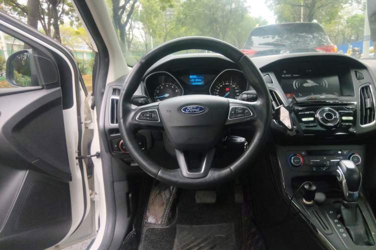 Used Ford Focus 2015 Hatchback 1.6L Automatic Fashion Edition