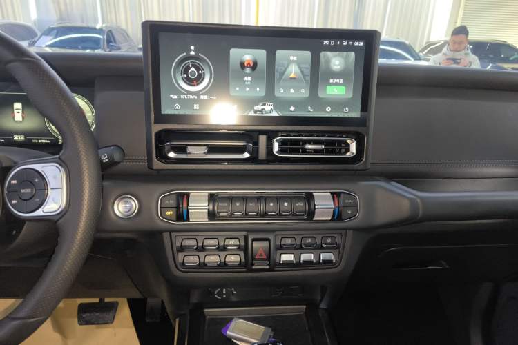 Used 212 T01 2024 2.0T Mechanic