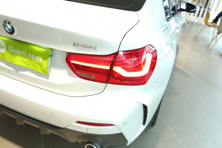 Used BMW 1 Series 2020 125i Leading Model M Sport Package Right Rear Taillight