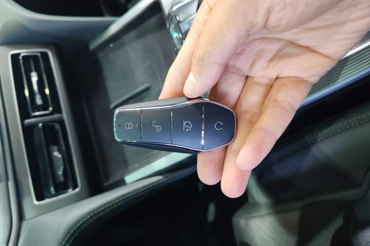 Used BYD Song L DM-i 2025 Intelligent Driving Version 112 km Leading Trim Vehicle Key