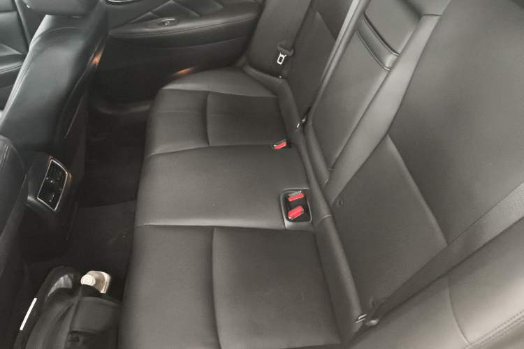 Used Infiniti Q50L 2022 2.0T Comfort Edition
