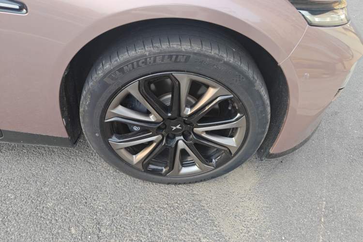 Used XPeng P7 2021 670G Right Front Wheel Hub