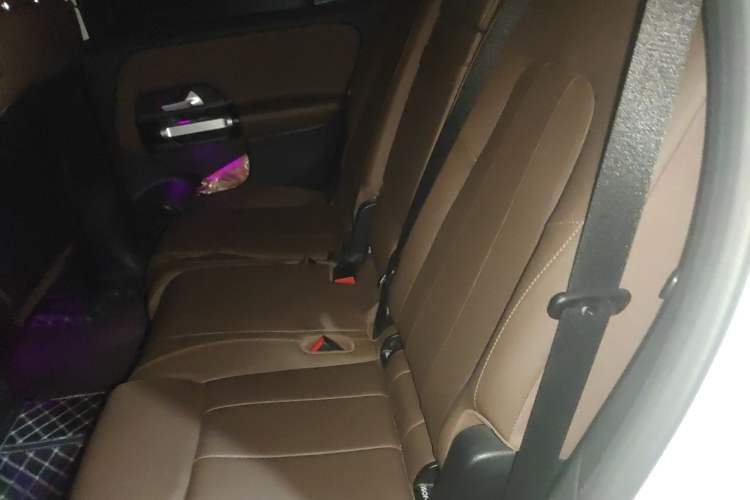 Used Mercedes-Benz GLB 2023 GLB 220 Fashion Model Left Rear Seat