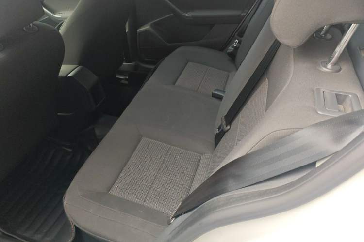 Used Volkswagen Lavida 2015 1.6L Automatic Fashion Edition
