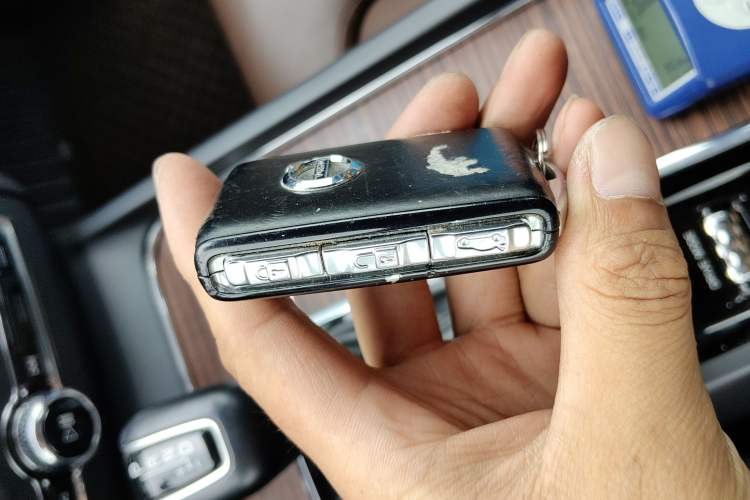 Used Volvo XC60 2021 T5 4x4 Smart Luxury Edition Vehicle Key