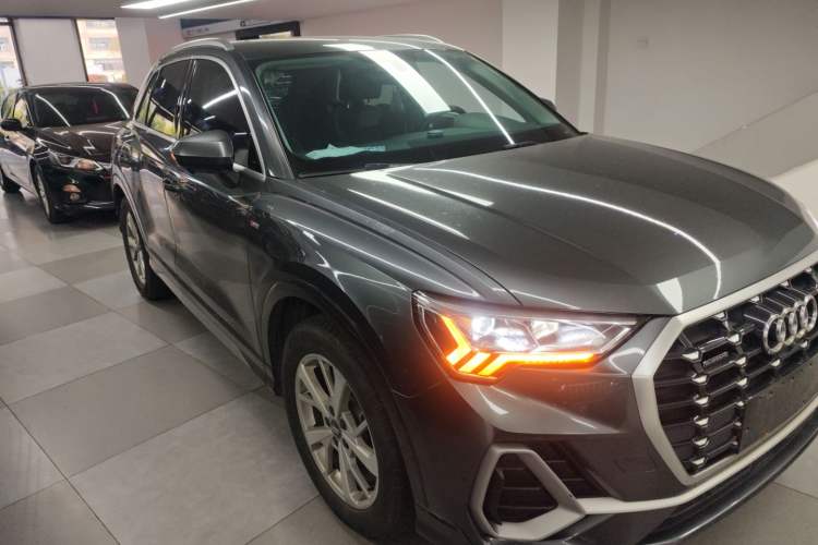 Used Audi Q3 2019 35 TFSI Advanced Dynamic Edition
