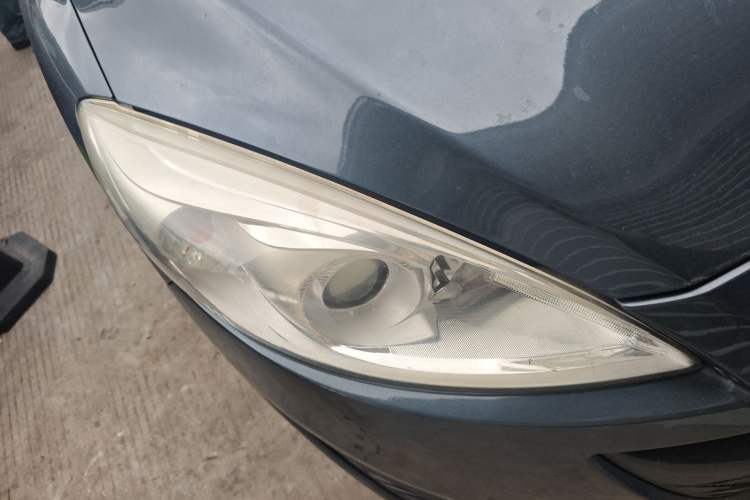 Used Mazda 5 2011 2.0L Automatic Luxury Edition Right Front Headlight