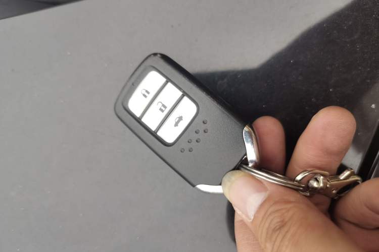 Used Honda Crider 2013 1.8L automatic luxury edition Vehicle Key