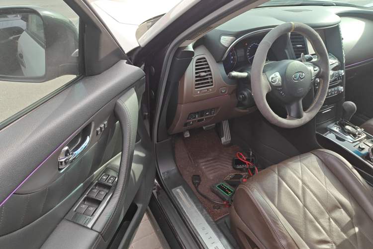 Used Infiniti QX70 2013 3.7L Standard Edition