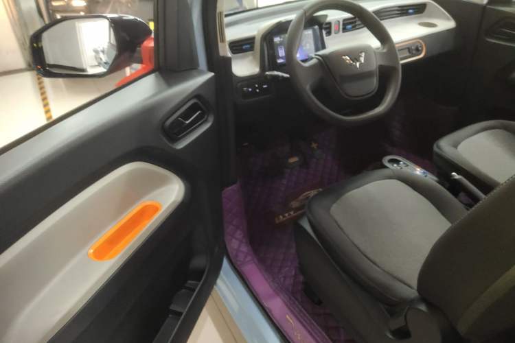 Used Wuling Hongguang MINIEV 2020 Zizai Version Lithium-NMC Driver Seat