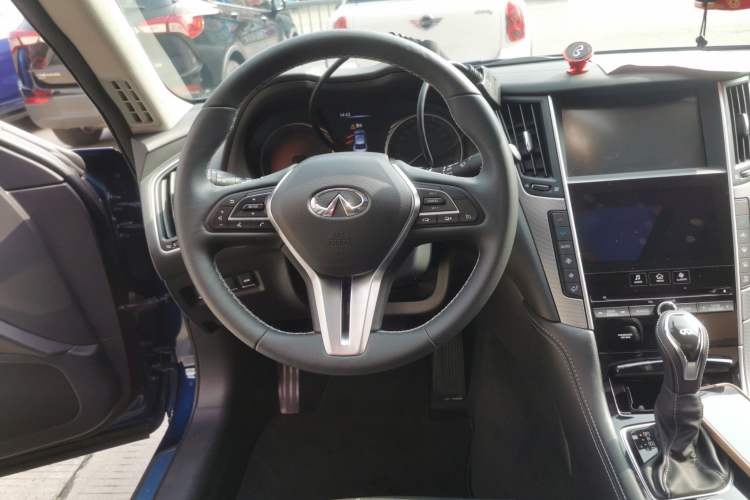 Used Infiniti Q50L 2018 2.0T Enjoyment Version China V Standard
