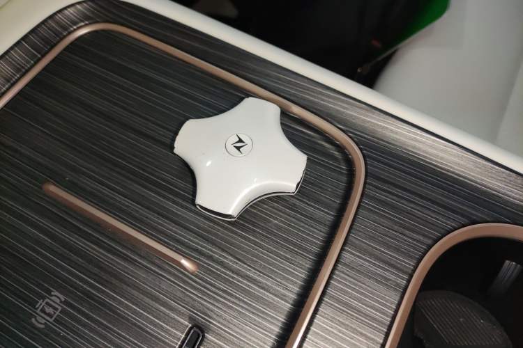 Used Dongfeng eπ eπ008 2024 636Max All-Electric Version 6 Seats