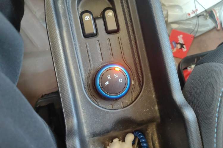 Used Wuling Hongguang MINIEV 2020 Lite Version Lithium Iron Phosphate Gear Lever