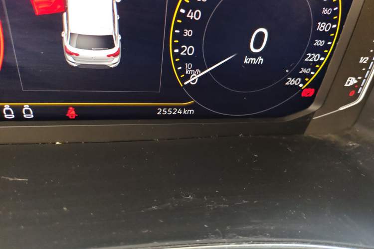 Used Volkswagen T-ROC 2022 280TSI DSG Two-Wheel Drive Elite PLUS Odometer Close Up