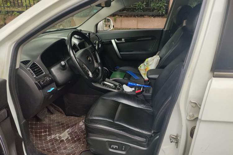 Used Chevrolet Captiva 2012 2.4L 4x4 Flagship Edition 7 Seats