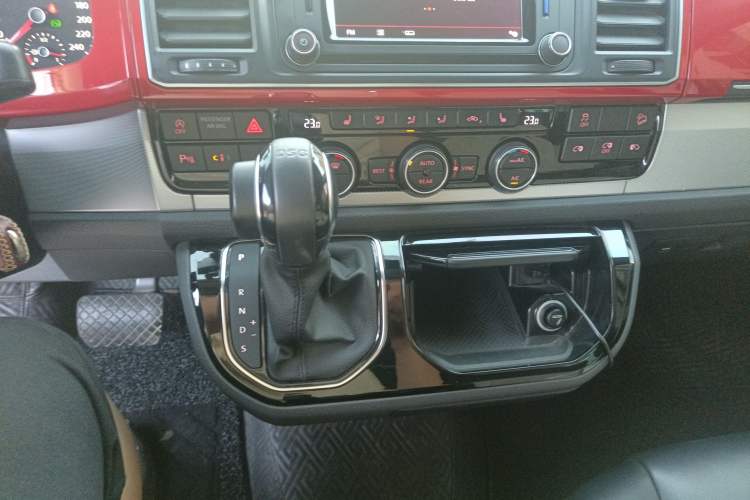 Used Volkswagen Multivan 2018 2.0 TSI Four-Wheel Drive Comfort Edition 7-Seater
