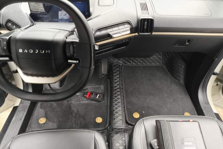 Used Baojun KiWi EV 2021 Artist Model Lithium Iron Phosphate