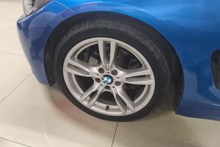 Used BMW 4 Series 2017 425i Gran Coupe Leading Model with M Sport Package Left Front Wheel Hub