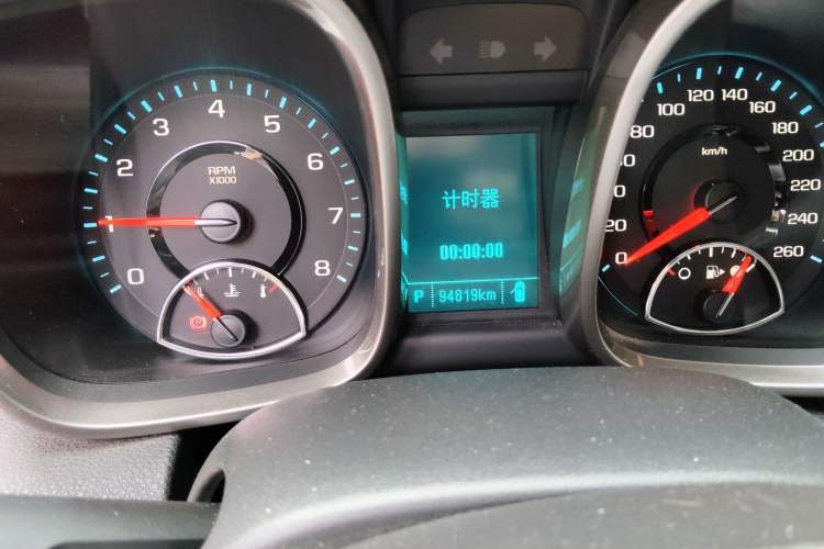 Used Chevrolet Malibu 2014 2.0L Automatic Luxury Edition Odometer Close Up