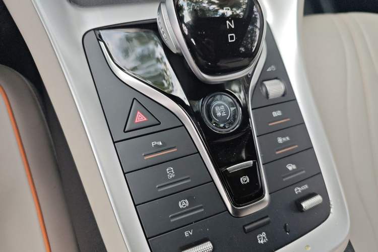 Used BYD Song Pro New Energy 2024 HONOR Edition DM-i 71KM Navigation Model