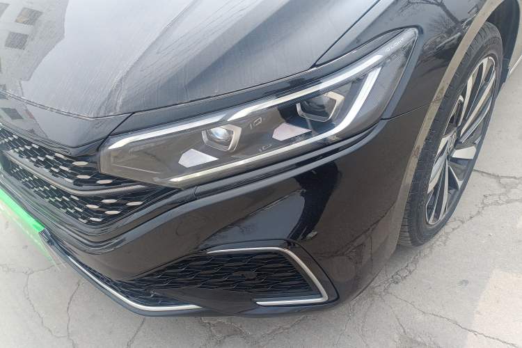 Used Volkswagen Passat 2022 330TSI Starry Luxury Edition – Exclusive Special Edition