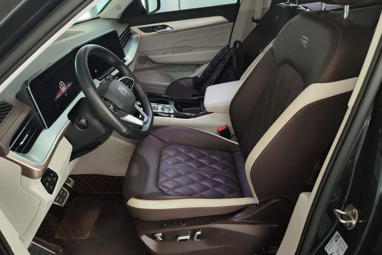 Used Volkswagen Tavendor 2023 380TSI Four-Wheel Drive R-Line Cruise Edition