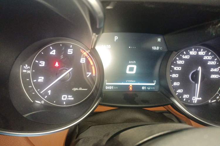 Used Alfa Romeo Giulia 2017 2.0T 200HP Luxury Edition
