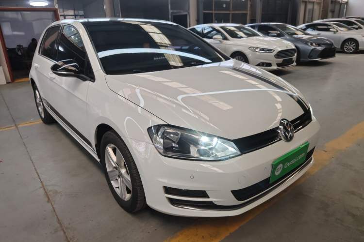 Used Volkswagen Golf 2017 1.6L Automatic Comfort Million-Vehicle Anniversary Edition
