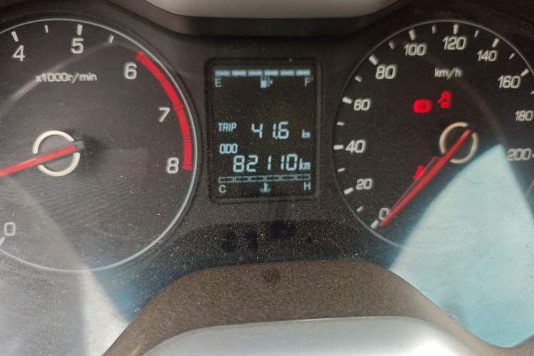 Used Baojun 310W 2017 1.5L Manual Comfort Version China V Odometer Close Up