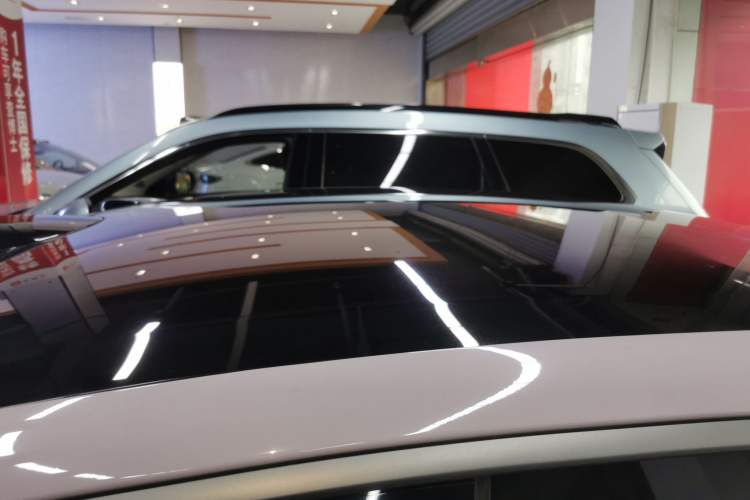 Used Nio ET5 2022 75 kWh Roof