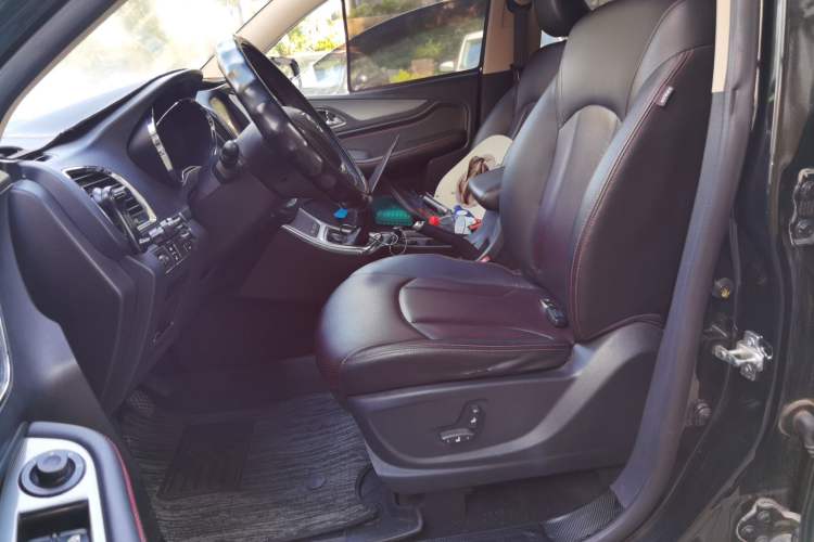 Used Baojun 560 2015 1.8L manual luxury version