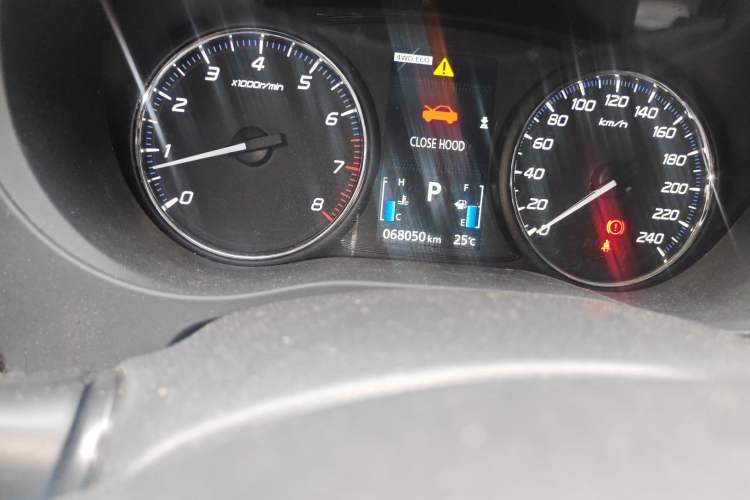 Used Mitsubishi Outlander 2013 2.4L Four-Wheel Drive Luxury Navigation Version 7 Seats