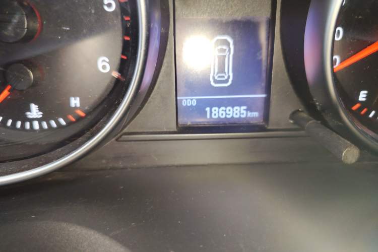 Used Haval H6 2014 Upgraded Model 2.0T Diesel Manual Two-Wheel Drive Urban Version