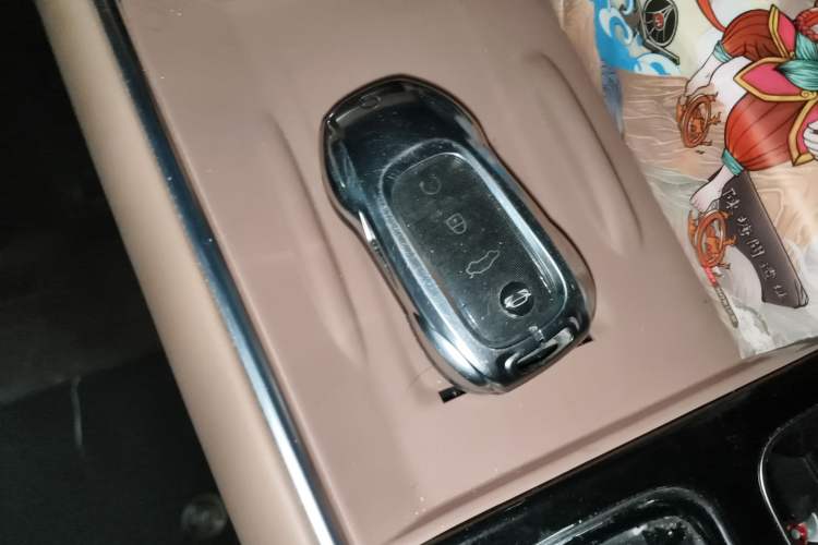 Used Chery Tiggo 8 L 2024 2.0T Two-Wheel-Drive Luxury Version 7 Seats
