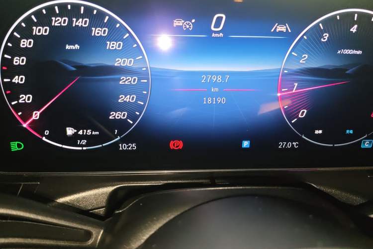 Used Mercedes-Benz CLE 2024 CLE 300 4MATIC Dynamic Coupe Odometer Close Up