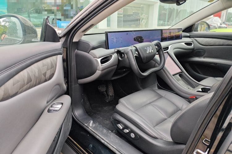 Used IM L6 2024 Max Enhanced Performance Edition Interior 3