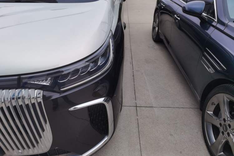 Used VOYAH Dream 2025 PHEV Four-Wheel-Drive Flagship Version – Qiankun Edition Left Front Headlight