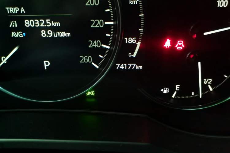 Used Mazda Atenza 2020 2.5L Skytop Deluxe Edition Odometer Close Up