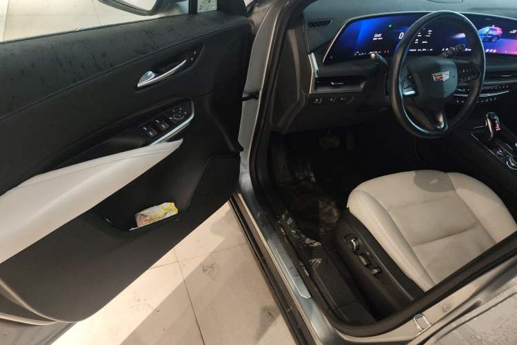 Used Cadillac XT4 2024 28T Two-Wheel-Drive Prestige Version Driver Seat