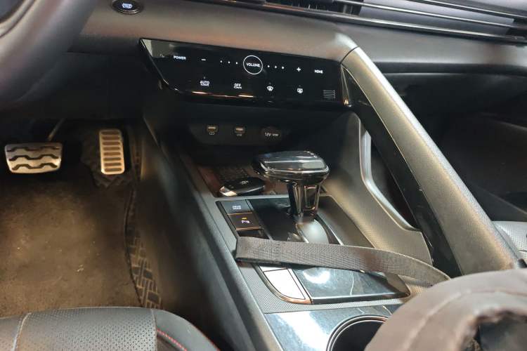 Used Hyundai Elantra 2022 240TGDi DCT LUX Prestige Edition
